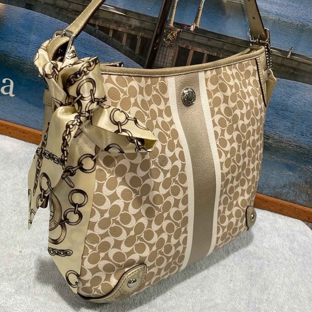 Coach Heritage stripe Chelsea hobo F16191